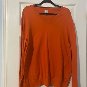 Like New V neck sweater